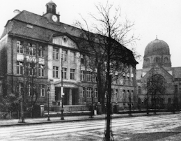 Foto der Talmud-Tora-Realschule, IGdJ-Bildarchiv, BAU00357.