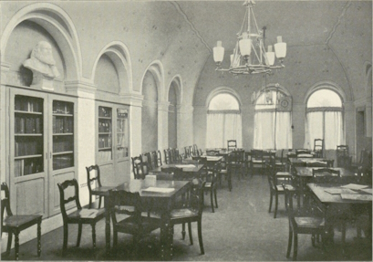 Abbildung „Gemeinschaftsheim und Lesehalle mit Bibliothek und Museum“, in: Das Logenheim in Hamburg. Festschrift. Erinnerung an die Einweihung. Sonntag, den 28. August 1904, S. 59, Staatsarchiv Hamburg, StaHH A 870/59.